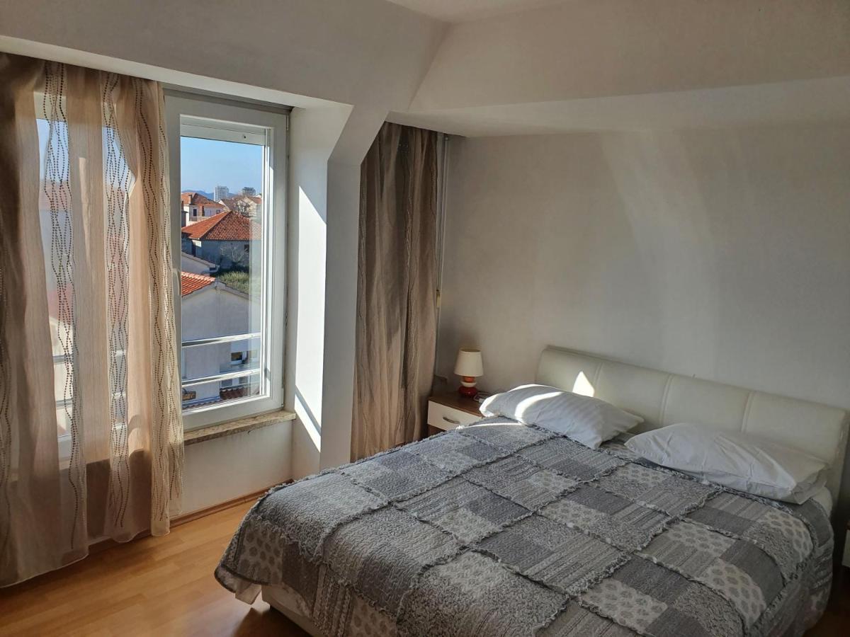 Cozy Two-Bedroom Apartment Zara Esterno foto