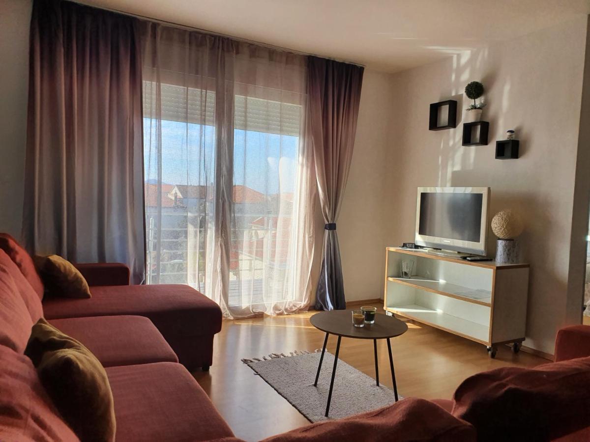 Cozy Two-Bedroom Apartment Zara Esterno foto