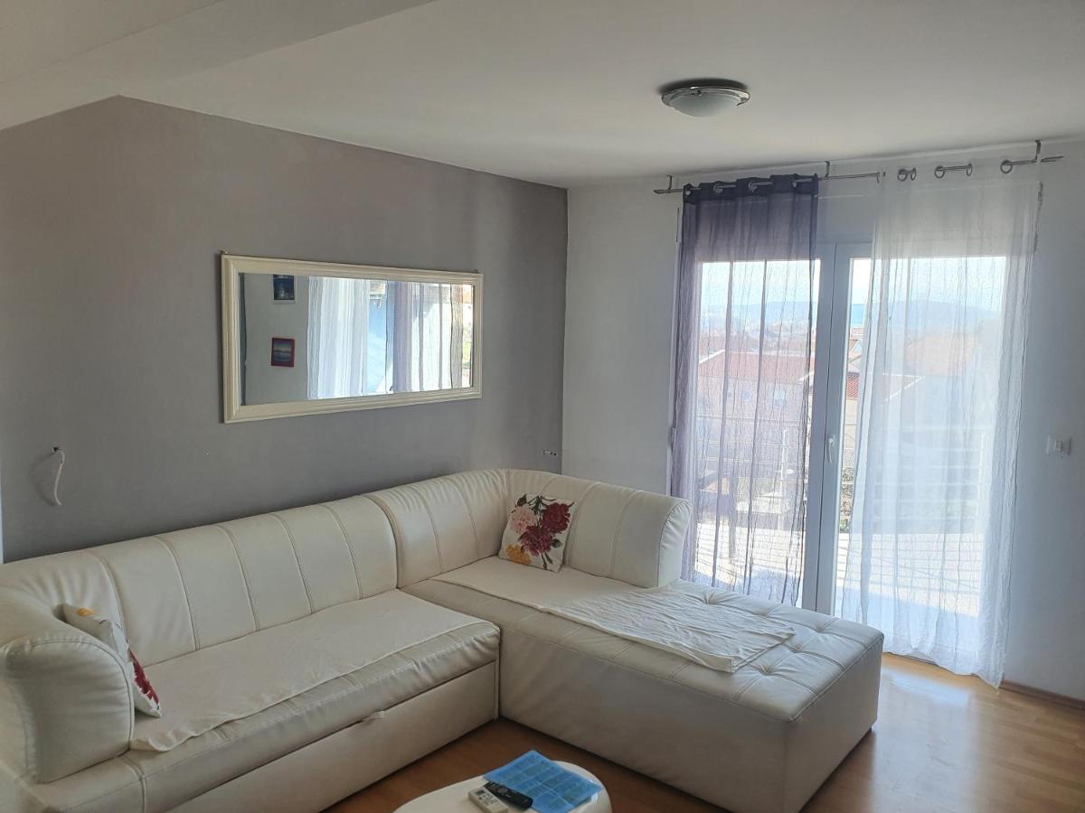 Cozy Two-Bedroom Apartment Zara Esterno foto