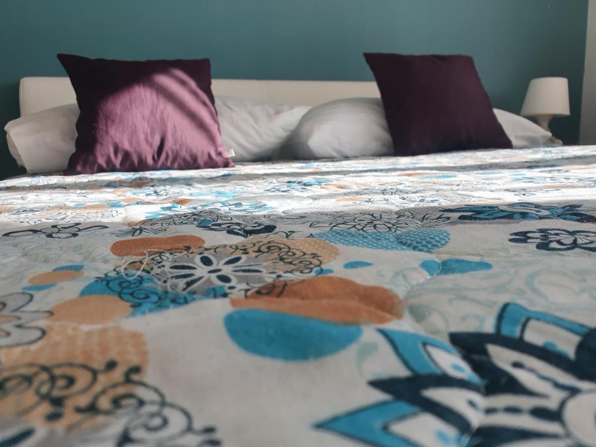 Cozy Two-Bedroom Apartment Zara Esterno foto